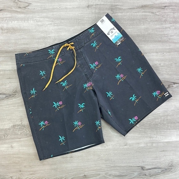 🔹BILLABONG- MENS BOARD SHORTS - Picture 1 of 10